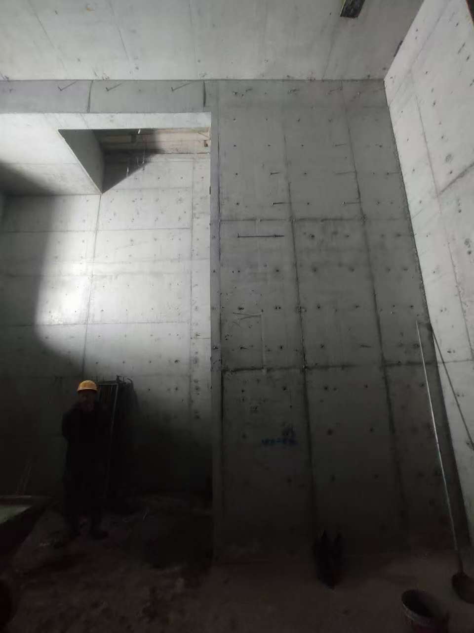 荣县墙上开槽钢筋断了有影响吗